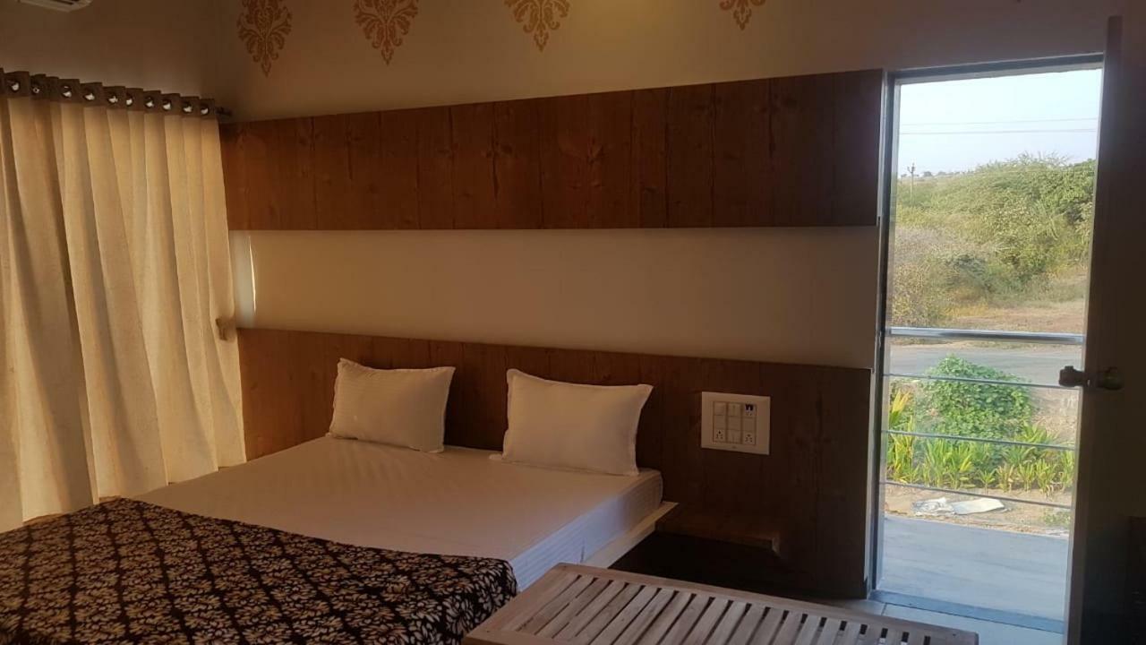 Houbara Resort Sasan Gir Esterno foto
