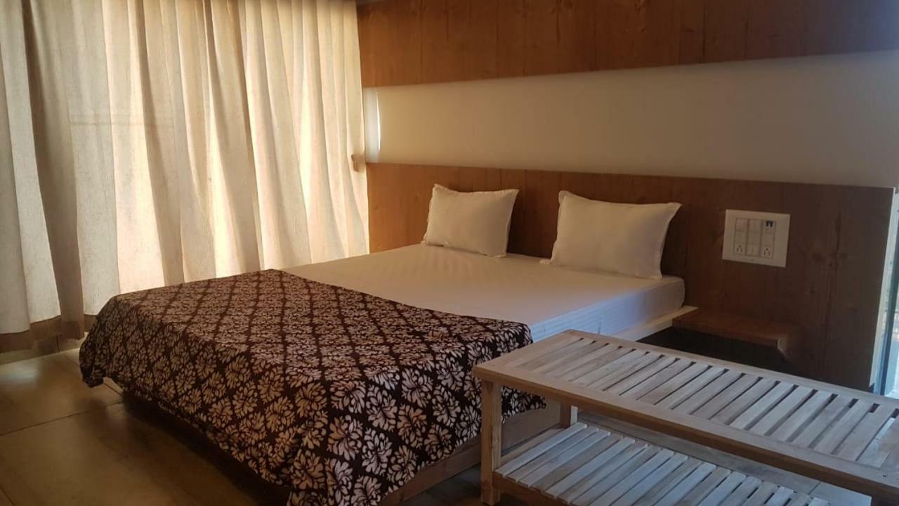 Houbara Resort Sasan Gir Esterno foto